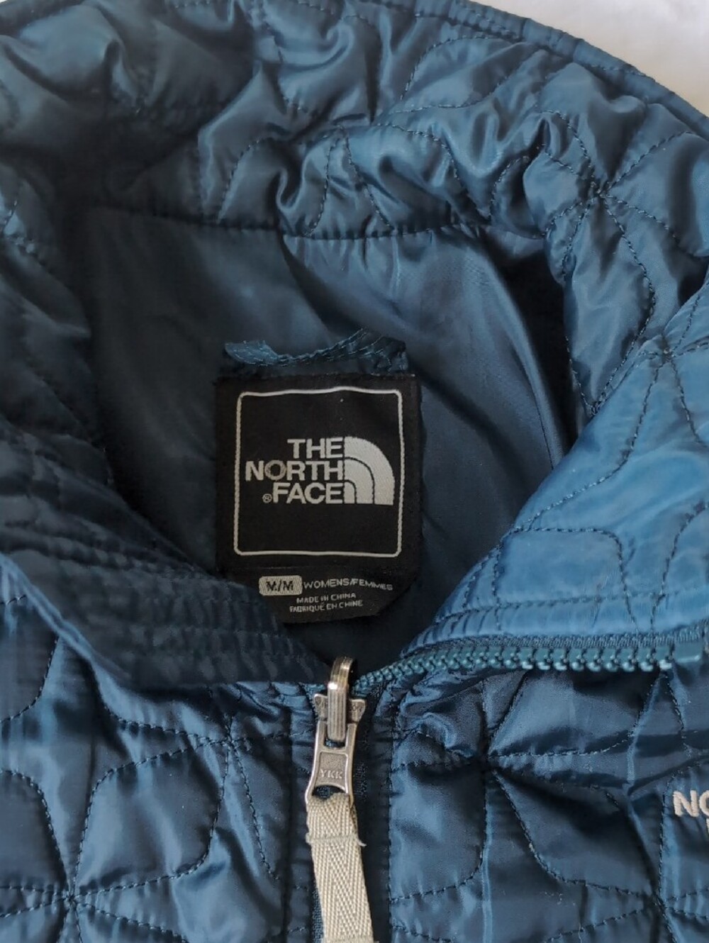 The North Face Women's Dark Navy Quilted Puffer Jacket - Picture 3 of 4